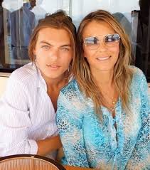 He is best known as prince hansel von. Liz Hurleys Sohn Damian Ist Das Ebenbild Ihrer Fruhen Modetage Und Er Hat Sogar Den Gleichen Haarschnitt Damian Ebenbild Fr Elizabeth Hurley Mode Ebenbild