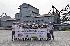 Kapal korek bijih timah tanjung tualang no.5 ataupun nama singkatnya tt5 adalah kapal korek bijih timah yang terakhir di. Perak Bawa Pelancong Jepun Melihat Tinggalan Kapal Korek Bersejarah Independent