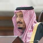 Handouts cheer Saudis show struggle