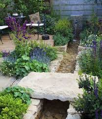 Der Garten Ohne Rasen Garten Brunnen Garten Und Garten Anlegen