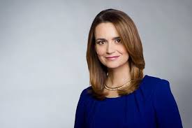 Srpna 1965 hořice) je česká televizní novinářka, učitelka, hlasatelka a moderátorka. Moderatorka Daniela Pisarovicova Odchazi Z Ceske Televize Mediaguru