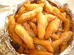 Les Schenkele De Ma Grand Mere Beignets De Carnaval Alsaciens Ou Cuisses De Dames Tout Le Monde A Table Beignet De Carnaval Alsacien Recettes De Cuisine Cuisine Et Boissons