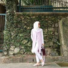 Vivy has won several awards including; Pasha S Memories