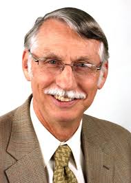 Volunteers add new look around Truxtun courts