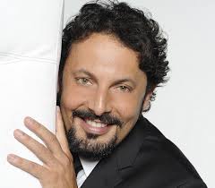 Grande tifoso della lazio (benché in un medico in famiglia il personaggio di giacinto sia tifoso. Fiume Di Parole E Risate Con Enrico Brignano Il Friuli