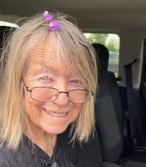 Sandra Gillman's Instagram, Twitter & Facebook