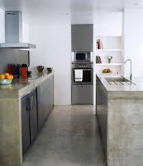 Las ventajas del microcemento en cocina son, entre otras debido a que el microcemento posee de por sí una alta tolerancia a los líquidos, se convierte en un material ideal para cocina. Cocina De Microcemento Casa Web