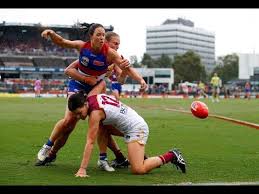 La qualité, la rapidité, et la langue de commentaires peuvent varier selon le source de streaming. 2018 Aflw Grand Final Highlights Western Bulldogs V Brisbane Youtube