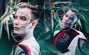 Lê Trần Đắc Ngọc biến hóa trong trang phục độc đáo của NTK trẻ Công Bee