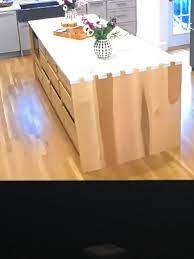 Dovetail Pattern Countertop On Bargain Mansions Season 1 Episode 11 Mansion Kitchen Farmhouse Style Kitchen Home Design Decor
