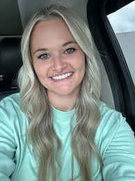 🌿 Community Garden Clean-Up Giveaway!🌿 Hi everyone! I'm Lou, and I've had  a fantastic year with my local gardening business. However, I understand  that not everyone has had it easy. To give