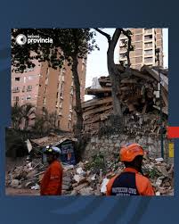 🌎🇻🇪 TRAGEDIA EN VENEZUELA Al menos 164 personas murieron y 971  resultaron heridas tras los dos fuertes terremotos de magnitud 7,2 y 7,5  que sacudieron Venezuela durante la noche del miércoles. Las