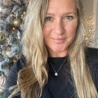 Emma Snook's Instagram, Twitter & Facebook