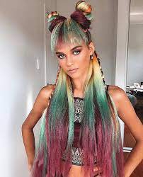 Sally hershberger , iconic celebrity hairstylist and salon owner, told cosmopolitan that a long face has the ability to pull off blunt or rounded bangs, which is a deadlift for. 25 Best Hairstyles For Long Thick Hair Of This Season The Best Long Hairstyle And Haircut Ideas