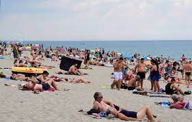 Bare Breasts on French Beaches? You Can, Despite Police Warnings 