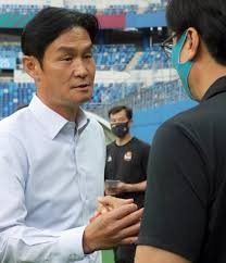 Jun 04, 2021 · 바로 98방콕 아시안게임.태국의 방콕에서 열린 이 대회 당연히 한국이 우승후보.98년까지는 아시안게임은 연령제한이 없어서 성인국대가 출전했고,98월드컵 차붐 경질 이후 허정무가 선임되고 처음으로 국대 감독이 됩니다.일단 예선전은 뭐 그냥저냥. ìµœìš©ìˆ˜ ê°ë… Fcì„œìš¸ ë– ë‚œë‹¤ ì„±ì ë¶€ì§„ ì±…ìž„ì§€ê³  ìžì§„ ì‚¬í‡´ ê²°ì • ì´íˆ¬ë°ì´