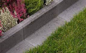 mahkanten in winkelform mahkante gartenweg rasenkanten