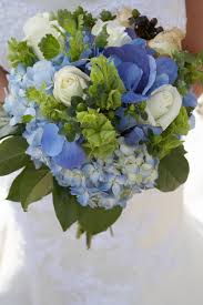 Brautstrauss In Blau Weiss Und Grun Mit Hortensien Heiraten Mit Braut De Brautstrauss Blumenstrauss Hochzeit Hochzeitsblumen