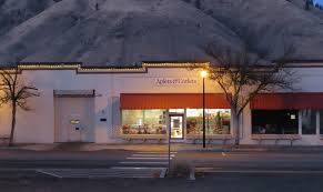 Hours may change under current circumstances Washington S Iconic Aplets And Cotlets Candy Factory To Shut Down Later This Year