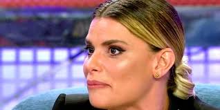 María Lapiedra paga 50 euros a su exmarido Mark cada vez que quiere verse a  solas con Gustavo