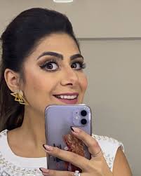 Sandra Nicolas's Instagram, Twitter & Facebook