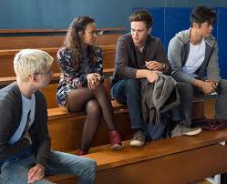 13 reasons why (netflix) uses different camera filters to depict life before and after hannah's death. 13 Reasons Why Everything You Need To Know About Hannah Baker Popbuzz