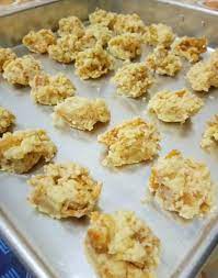 Nak makan biskut cornflakes yang rangup dan mudah disediakan? Resipi Biskut Cornflake Crunchy 15minit Rangup Manis Cair Dimuiut Celotehsaje Indonesian Cookies Recipe Butter Cookies Recipe Crunchy Cookies