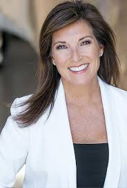 Race Day Grub: Recipes from the NASCAR Family : Skinner, Angela: Amazon.in:  Books