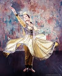 Indian Dance Kathak Dancer Oxana From Moscow Tribalmafia Studio Kathak Dance Indian Dance Dance Paintings