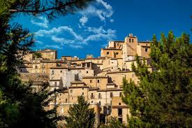 E anche un altro anno volge al termine, un altro anno è passato e a prescindere da come sia andato tutti ci auguriamo che il prossimo andrà meglio. Abruzzo Affitti E Compravendite In Sofferenza Nel Primo Trimestre 2020