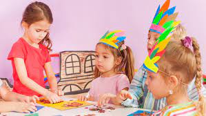 In der zwischenzeit kannst du die vorlagen schon auf den fotokarton. Basteln Mit Papptellern Faschings Masken Geolino