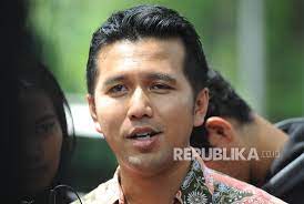 Emil dardak was born in jakarta on 20 may 1984 as the eldest children of four siblings. Emil Dardak Berterima Kasih Ke Golkar Republika Online