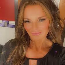 Kelley King's Instagram, Twitter & Facebook