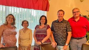 New Board Takes the Dais : Siena Oaks Homeowners Association