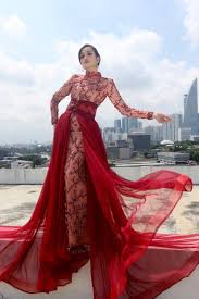 Nah, warna yang sering disebut dengan warna primer ini tercipta bukan dari campuran warna lain, lo. Rona Merah Lambang Jiwa Berani