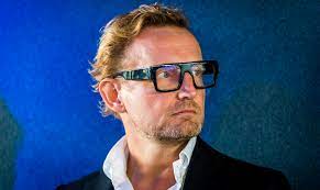 Volgen zijn eigen zeggen is dat vooral bedoeld als pensioenvoorziening,. Ook Voor Prins Bernhard Junior Geldt Noblesse Oblige Ew