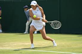 O której godzinie początek meczu ćwierćfinałowego świątek z marią sakkari? Wimbledon Iga Swiatek Przegrala Z Ons Jabeur Relacja I Wynik Meczu Tenis