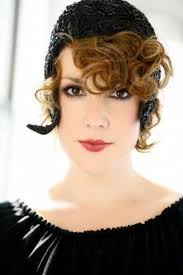 We're celebrating #Yellowjackets star Melanie Lynskey's birthday! Revisit  our 2022 cover story. https://bit.ly/4iRZDTM