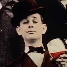 Even Winnie the Pooh wasn't playing around. 😂 Like Alternative Disney for  more! ✨