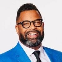 El-Bashir] Nic Dowd said he sustained a broken nose in the collision with  Matthew Knies. He's good to go, though, because, you know, hockey player. :  r/hockey