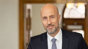 Inter-)national cooperation in programmes and organisations:…