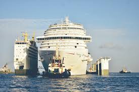 The dockwise vanguard's first cargo, the jack/st. Bahamian Maritime Professionals Play Major Role In Ccl Vista Loading On Boka Vanguard The Freeport News