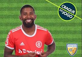 Lateral do internacional foi expulso no início do segundo tempo contra o flamengo. Rodinei Protagoniza Dezenas De Memes Apos Expulsao De 1 Milhao De Reais Galerias