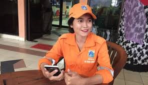Karena hanya dengan cara itulah, kebaikan di dunia bisa diperoleh. 10 Potret Shella Purba Tukang Sapu Jalanan Yang Bisa Membuat Laki Laki Lupa Daratan Boombastis Com Line Today