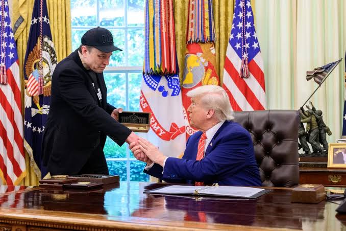 Tỉ phú Musk đã gọi ông Trump trước khi bày tỏ hối tiếc vì 'quá lời'? | Báo  Pháp Luật TP. Hồ Chí Minh