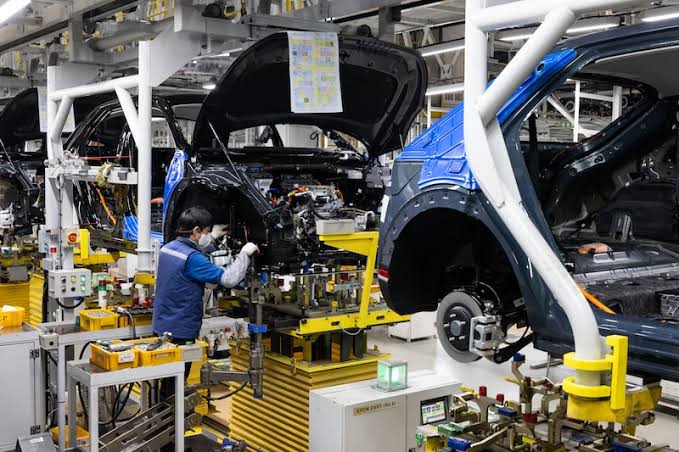 Trabajadores de Hyundai se declaran en huelga y exigen protección frente a  la IA y los robots
