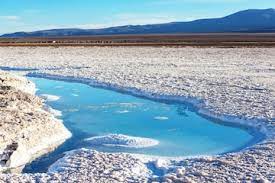 Ojo Del Mar Em Um Deserto De Sal Na Provincia De Jujuy Argentina Foto Premium