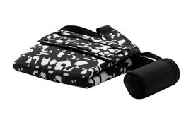 La Gamme Spoling Chez Ikea Pour L Arrivee De Bebe Elle Defie Toute Concurrence Et En Plus Elle Est Chic La Deco Decodee