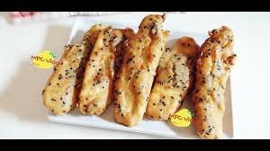 Resep pisang goreng kremes di atas juga dapat anda kombinasikan dengan bahan lainnya seperti keju dan coklat agar rasanya semakin lengkap. Cepet Ludes Dibeli Pisang Goreng Thailand Item Itemnya Bikin Ngangenin Dan Nagih Youtube