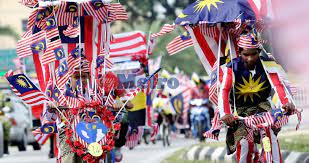 300 sertai kayuhan basikal klasik. Basikal Berhias Jalur Gemilang Metrotv